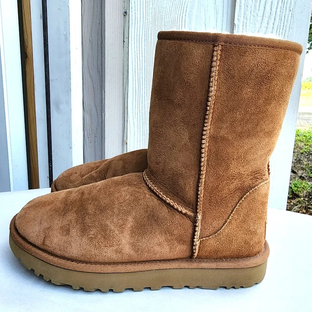 UGG Sz 8 Y2K Chestnut Suede Classic Short Boots Retro Early 2000s Scandinavian